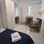 בית נופש Authentic Home, 10 Min Walk To Historic Center & Waterfront נאפולי