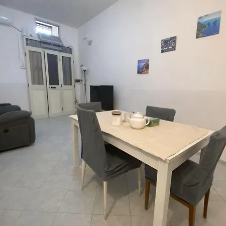 בית נופש Authentic Home, 10 Min Walk To Historic Center & Waterfront